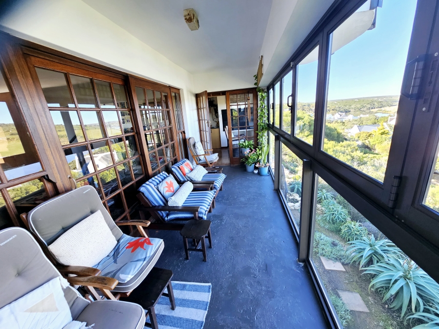 5 Bedroom Property for Sale in Stilbaai Oos Western Cape